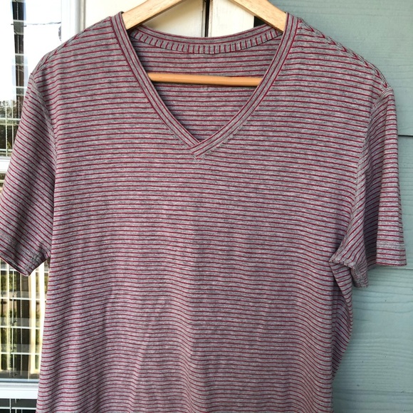 LULULEMON Men's Striped V Neck Short Sleeve Shirt Small? - Picture 2 of 5